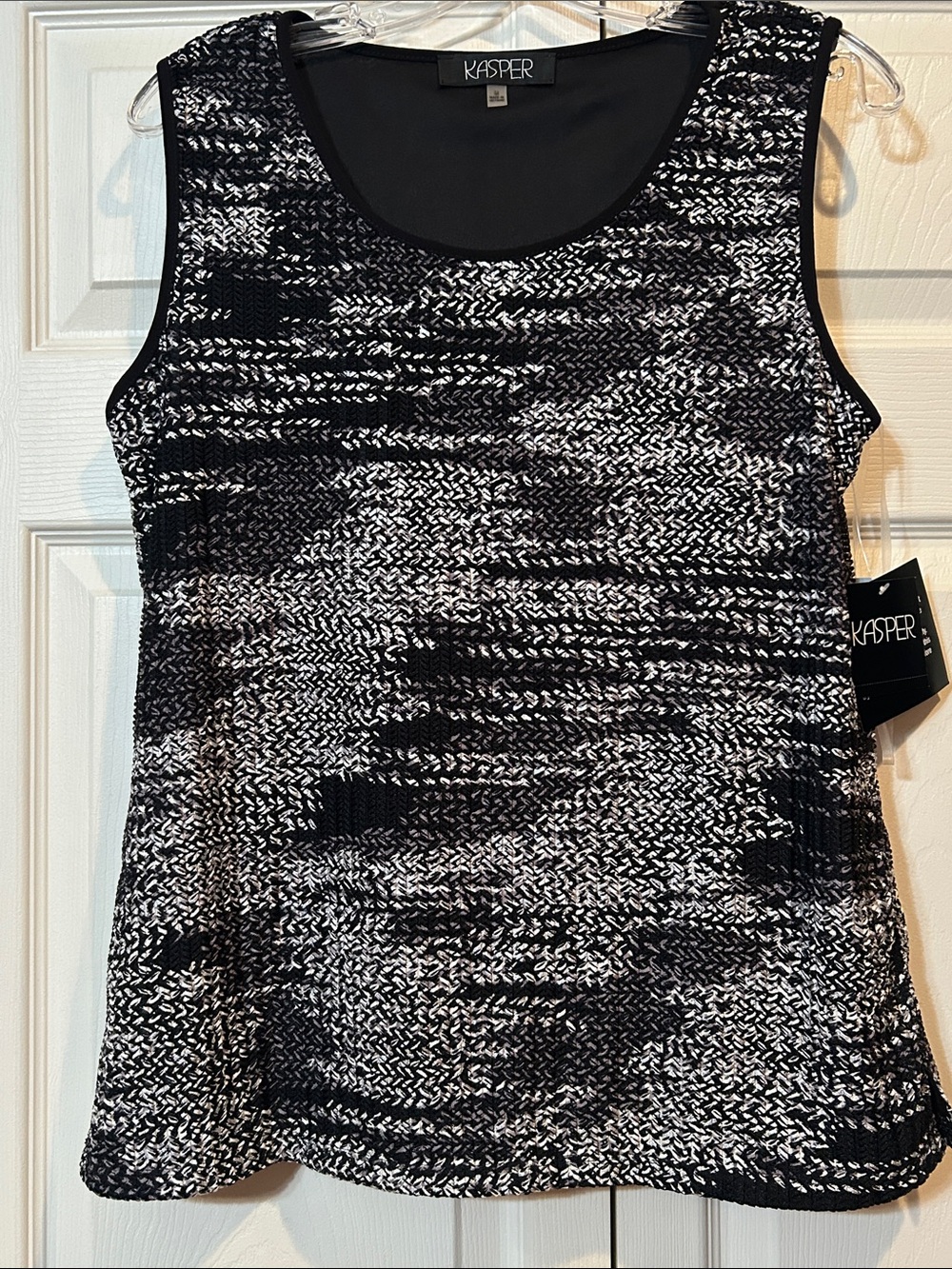 Kasper Medium Black, Gray, Silver & White Knit Sleeveless Shell